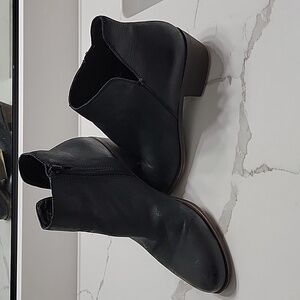 EUC LUCKY BRAND LEATHER BOOTIES SZ.7.5M